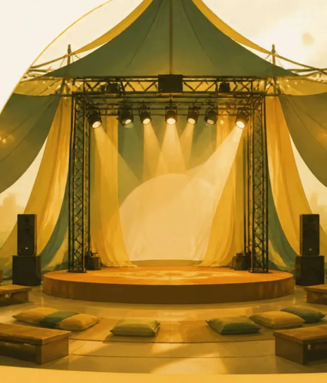 Palco sob tenda com iluminação
